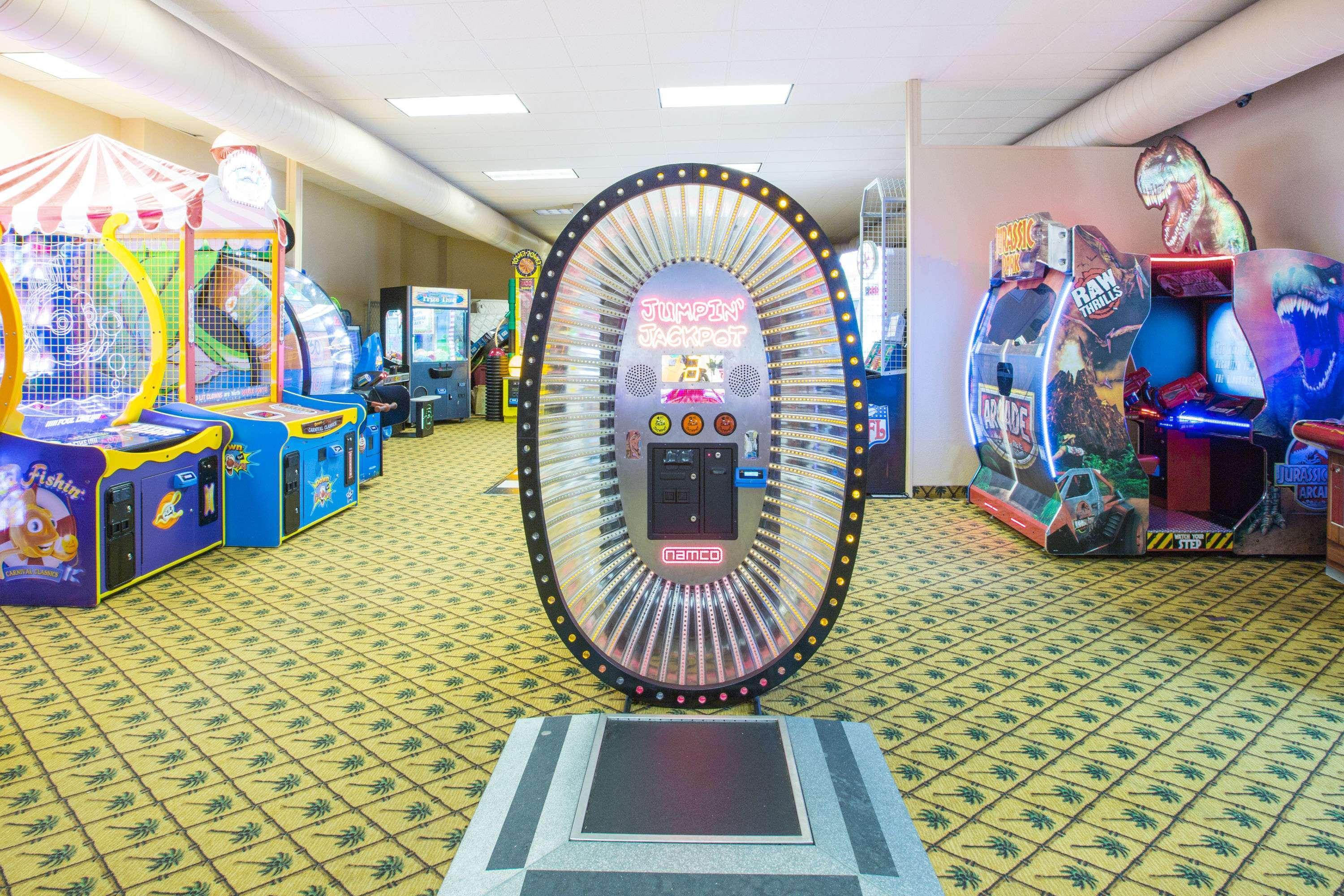 Ramada By Wyndham Des Moines Tropics Resort & Conference Ctr Urbandale Экстерьер фото