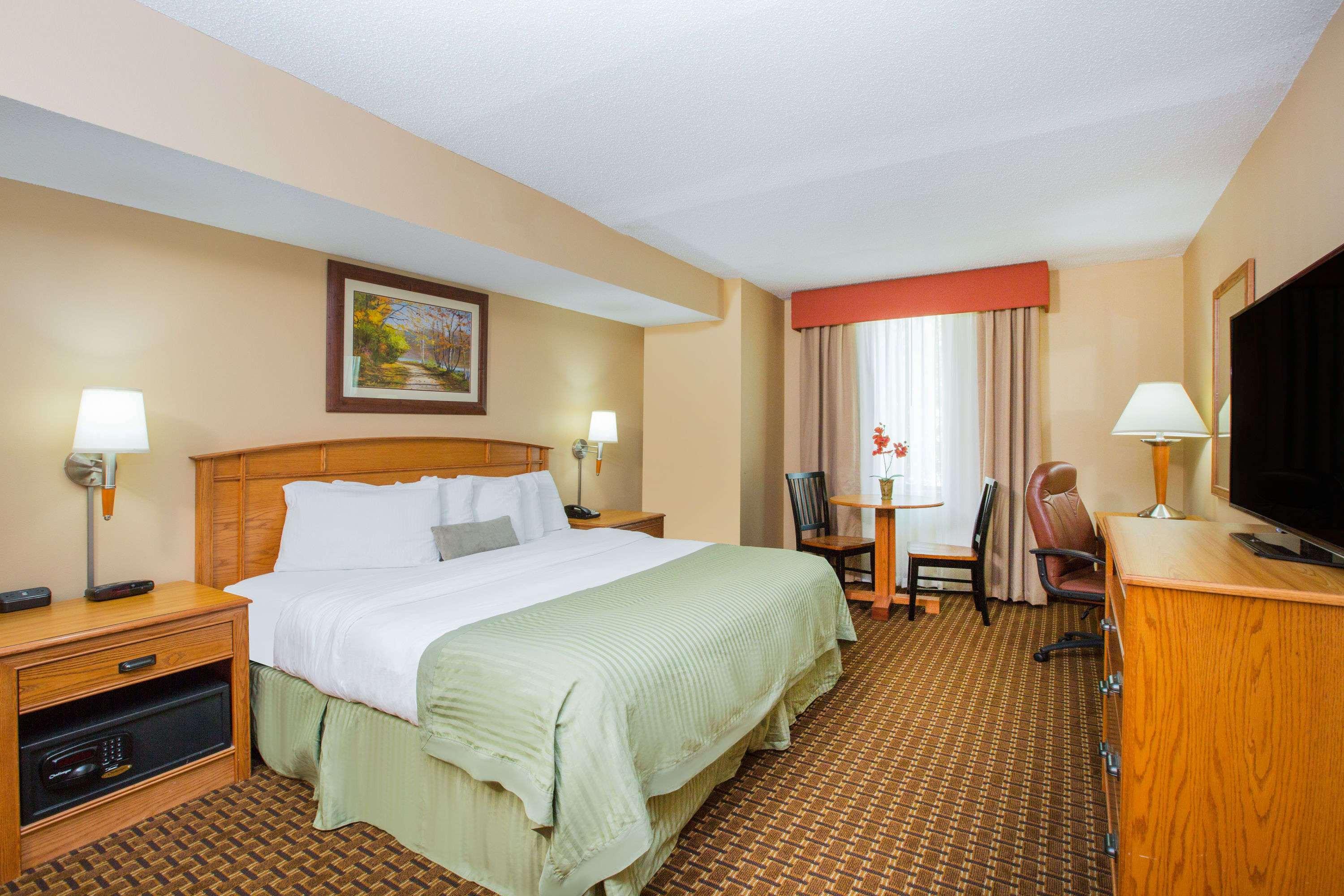 Ramada By Wyndham Des Moines Tropics Resort & Conference Ctr Urbandale Экстерьер фото