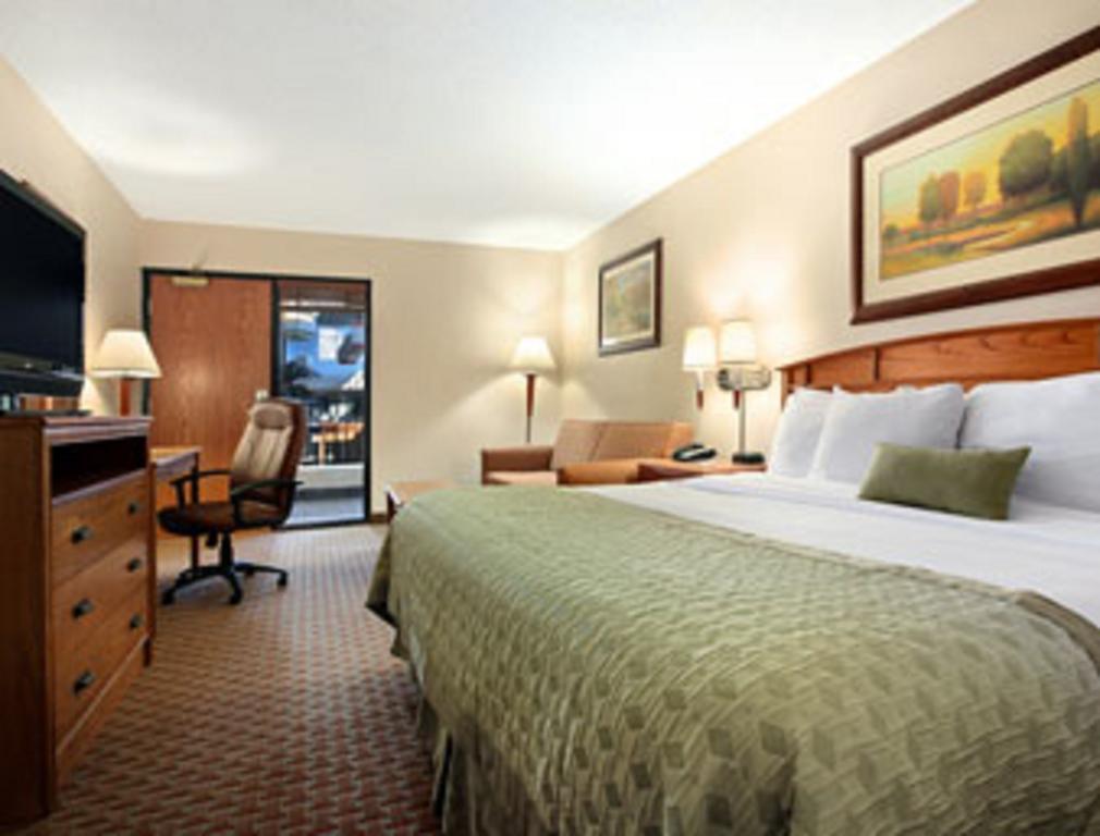 Ramada By Wyndham Des Moines Tropics Resort & Conference Ctr Urbandale Номер фото